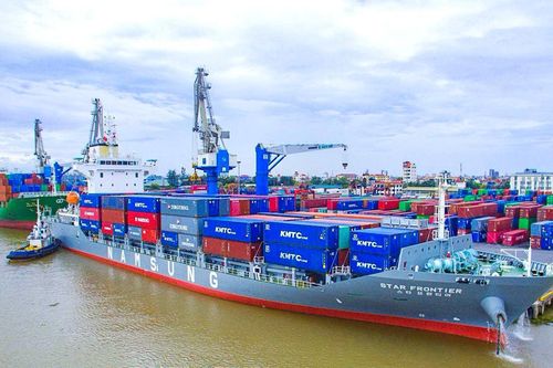 Container Việt Nam (VSC) hoàn tất việc nâng sở hữu tại Vinaship (VNA) lên hơn 40%