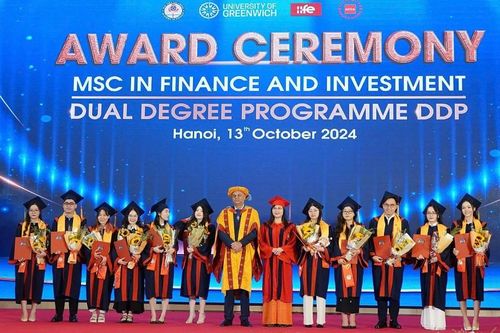 Học viện Tài chính trao bằng cho 152 tân cử nhân, thạc sỹ chương trình liên kết đào tạo