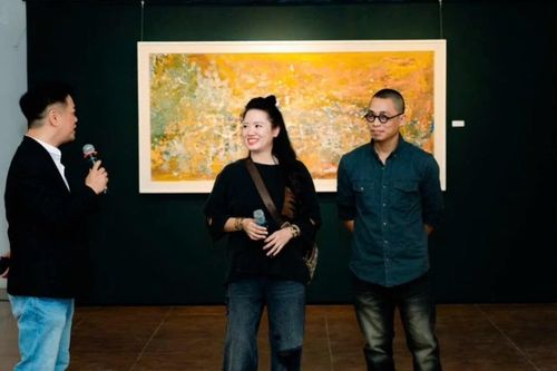 Triển lãm 'Song Dương': Đối thoại với tranh trừu tượng