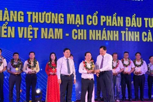 Cà Mau: Tôn vinh và cam kết đồng hành cùng doanh nghiệp