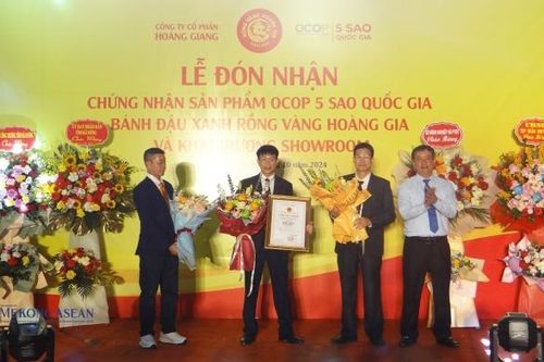 Hải Dương trao chứng nhận OCOP 5 sao đầu tiên cho bánh đậu xanh rồng vàng Hoàng Gia