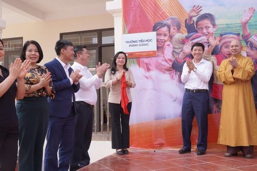 Ngân hàng đồng hành dựng lớp, xây trường, gieo chữ trên non