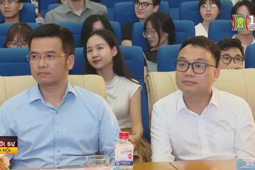 Sôi động chương trình chào tân sinh viên Marketing Land