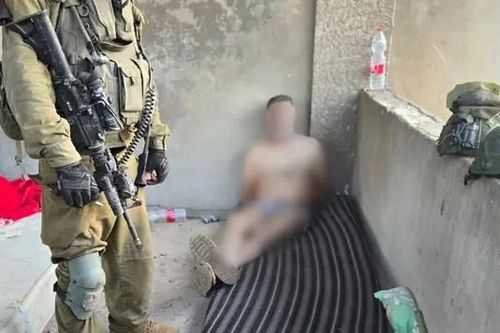 Cảnh Israel bắt giữ tay súng Hezbollah cố thủ trong đường hầm