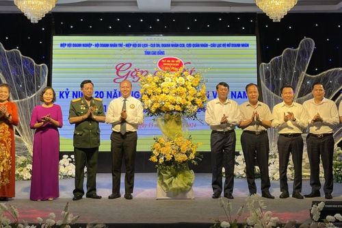 Gặp mặt kỷ niệm 20 năm Ngày Doanh nhân Việt Nam (13/10/2004 - 13/10/2024)