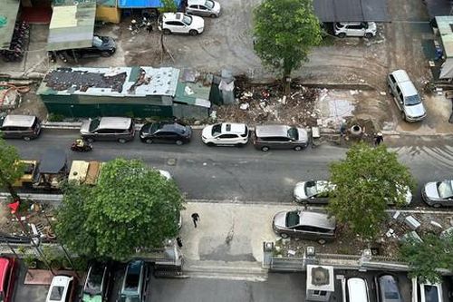 Hà Nội: Công an phường Mỹ Đình 2 nói không thể xử phạt, dự án D20 Cầu Giấy tiếp tục tắc nghẽn nghiêm trọng, tiềm ẩn nhiều nguy cơ tai nạn giao thông