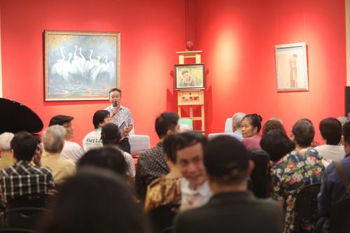 Ra mắt di cảo của cố nhà thơ Nguyễn Anh Vũ - 'Ngủ giữa hoa sen'