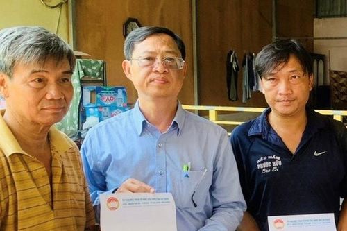 Mặt trận An Giang động viên, hỗ trợ các gia đình bị hỏa hoạn