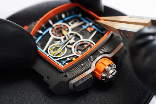 Siêu xe McLaren W1 'trên cổ tay'