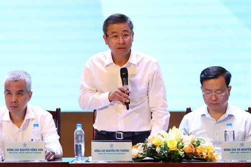 Sẽ có thêm xe điện gom khách từ khu dân cư ra đường sắt đô thị