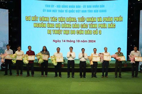 Hậu Giang: Hơn 13,5 tỷ đồng ủng hộ đồng bào bị thiệt hại do cơn bão số 3