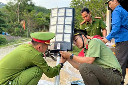 Giải pháp cho hơn 2.600 hộ dân chưa có điện lưới quốc gia ở Quảng Nam
