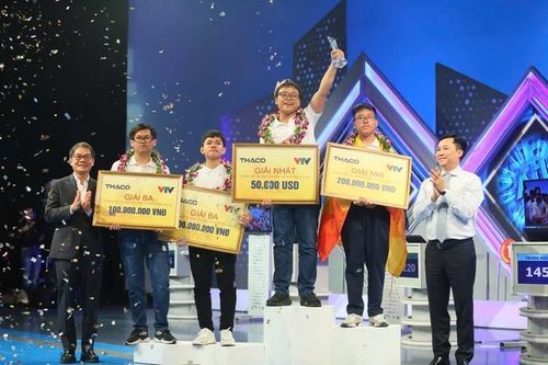 Đường lên đỉnh Olympia 2024 xướng danh học sinh Trường THPT chuyên Quốc học Huế