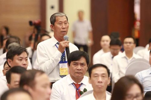 Lắng nghe, chia sẻ với nông dân