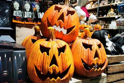 Các nhà bán lẻ tại Mỹ điêu đứng vì nhu cầu mua sắm dịp Halloween giảm