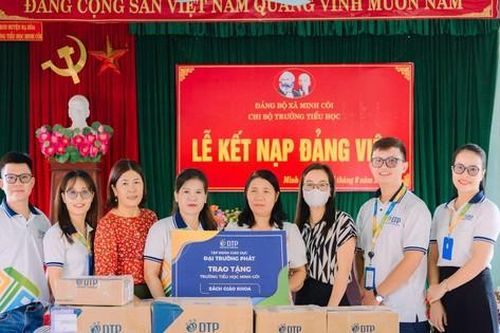 Niềm vui trong từng bước chân của học trò sau cơn bão số 3