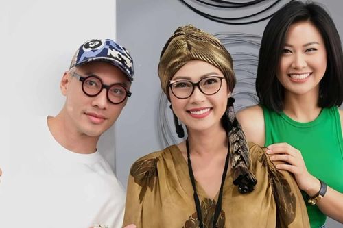 Nhà thiết kế nổi tiếng bất ngờ tiết lộ về xuất thân giàu có và quyền lực