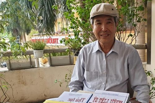 Nhà văn Minh Chuyên được phong tặng Anh hùng Lao động