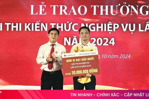 Trao thưởng Hội thi kiến thức nghiệp vụ Agribank Hà Tĩnh II