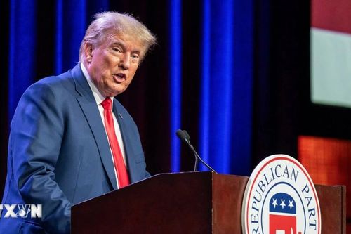 Người đàn ông mang súng đã lên đạn vào cuộc vận động tranh cử của ông Trump