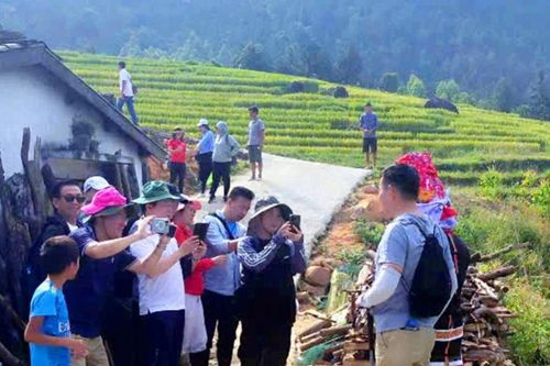 Quảng Ninh: Đoàn famtrip 50 doanh nghiệp khảo sát du lịch ở huyện Bình Liêu