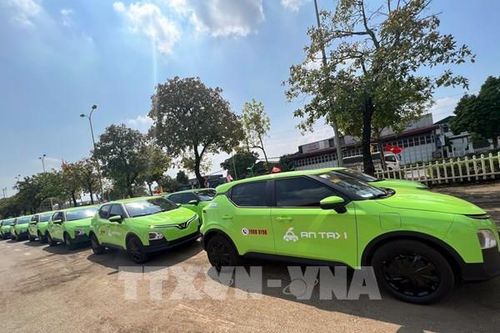 Hà Nội đưa vào hoạt động hệ thống xe buýt, taxi điện tại khu vực xứ Đoài
