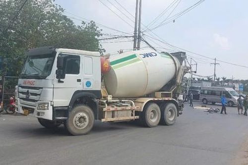 Bản tin TNGT 14/10: Va chạm với xe bồn, nữ sinh đi xe đạp tử vong trên đường đi học