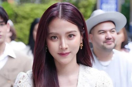 'Ái nữ phim 18+' Baifern Pimchanok tìm được bến đỗ của cuộc đời