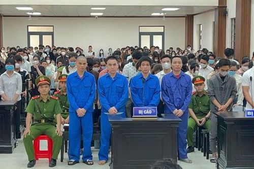TP. Long Xuyên xét xử 61 bị cáo liên quan mua bán bằng cấp giả