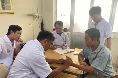 Bệnh viện Đa khoa tỉnh tiếp nhận chuyển giao kỹ thuật, phẫu thuật điều trị chuyên sâu về cơ xương khớp