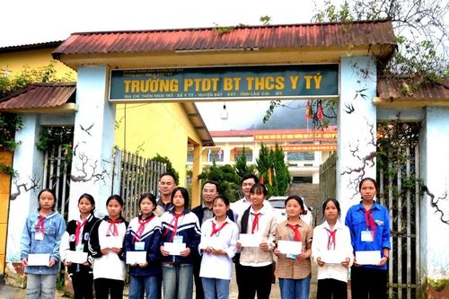 Thêm nhiều đơn vị, cá nhân hỗ trợ người dân bị thiệt hại do hoàn lưu bão số 3