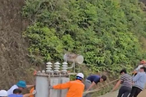 Điện lực Bát Xát huy động sức dân khắc phục sự cố sau bão Yagi