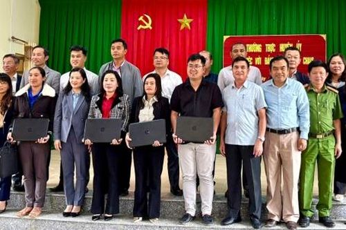 Nâng cao chất lượng công tác Đảng từ ''Sổ tay đảng viên điện tử''