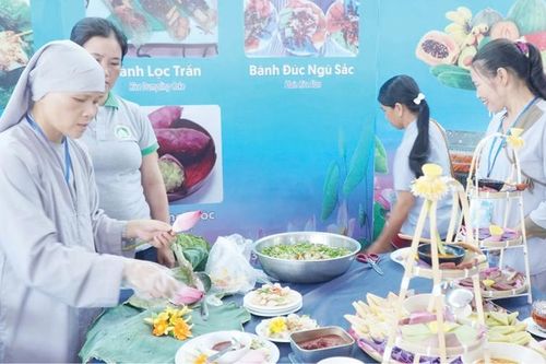 Phát triển du lịch văn hóa tâm linh gắn với các cơ sở Phật giáo