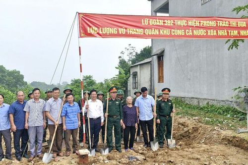 Hỗ trợ xây nhà đại đoàn kết cho hộ nghèo
