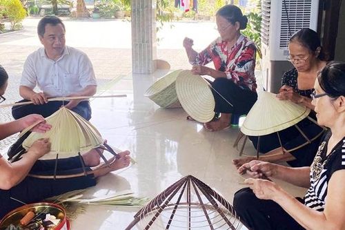 Hội vững mạnh, nông dân giàu