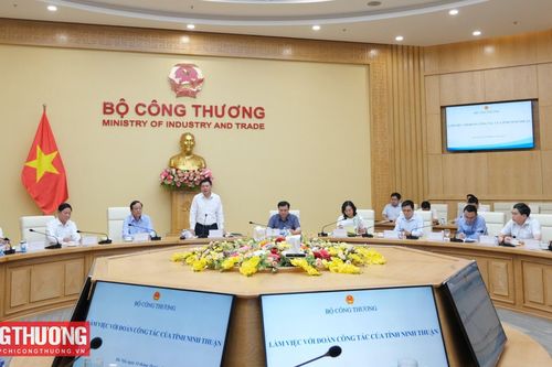 Bộ trưởng Nguyễn Hồng Diên chủ trì buổi làm việc với tỉnh Ninh Thuận
