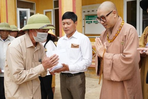 Ban Trị sự Phật giáo tỉnh Tiền Giang hỗ trợ trên 1 tỷ đồng đến bà con tỉnh Yên Bái, Hà Giang