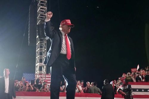 Vụ ám sát hụt ông Donald Trump lần ba: Kẻ tình nghi đối mặt với cáo buộc liên quan đến súng