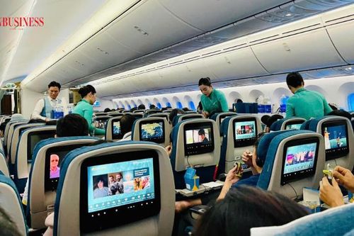 Giá vé máy bay Tết 2025 vẫn ở mức cao dù khách mua sớm vài tháng