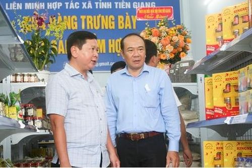 Tiền Giang khai trương điểm giới thiệu và bán sản phẩm OCOP của HTX