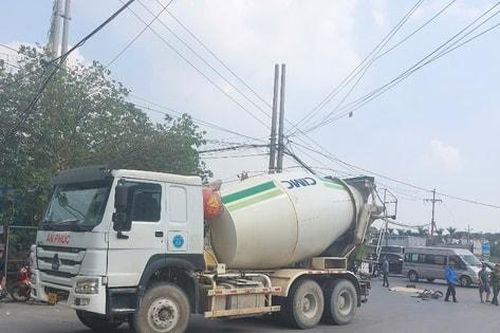 Va chạm với xe bồn, nữ học sinh tử vong trên đường đi học