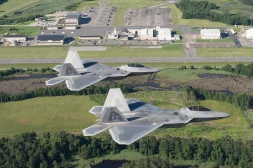 UAV bí ẩn quấy nhiễu căn cứ quân sự Mỹ chứa máy bay tàng hình F-22 Raptor suốt 17 ngày
