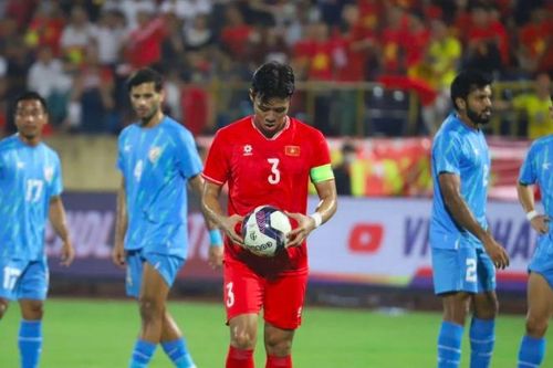 Tuyển Việt Nam lại tụt hạng FIFA, Thái Lan và Indonesia tiếp tục tăng