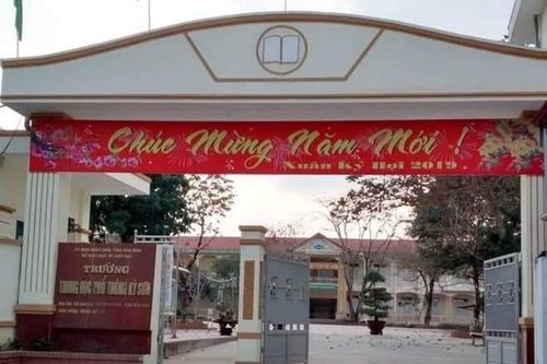 Hòa Bình: Bắt hiệu trưởng Trường THPT Kỳ Sơn với cáo buộc lạm thu