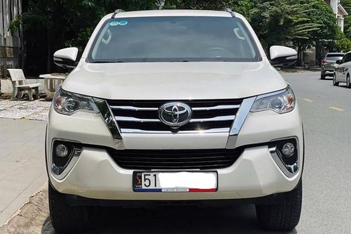 Toyota Fortuner 'thánh lật' bán lỗ 700 triệu đồng sau 7 năm