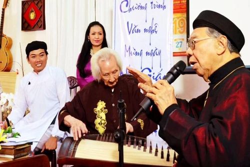 Nỗ lực mang cải lương vào trường học