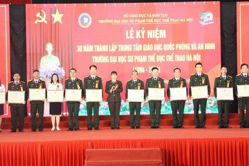 Tạo khâu đột phá trong giáo dục quốc phòng an ninh