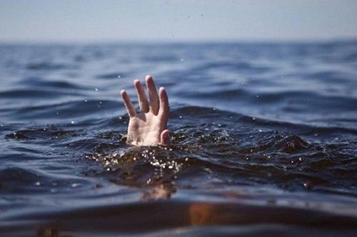 Một học sinh tử vong do đuối nước trên đường đến trường ở Cà Mau