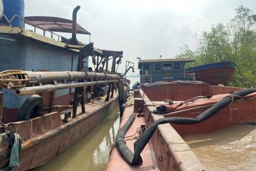 Phá đường dây khai thác cát trái phép quy mô lớn tại Quảng Ninh
